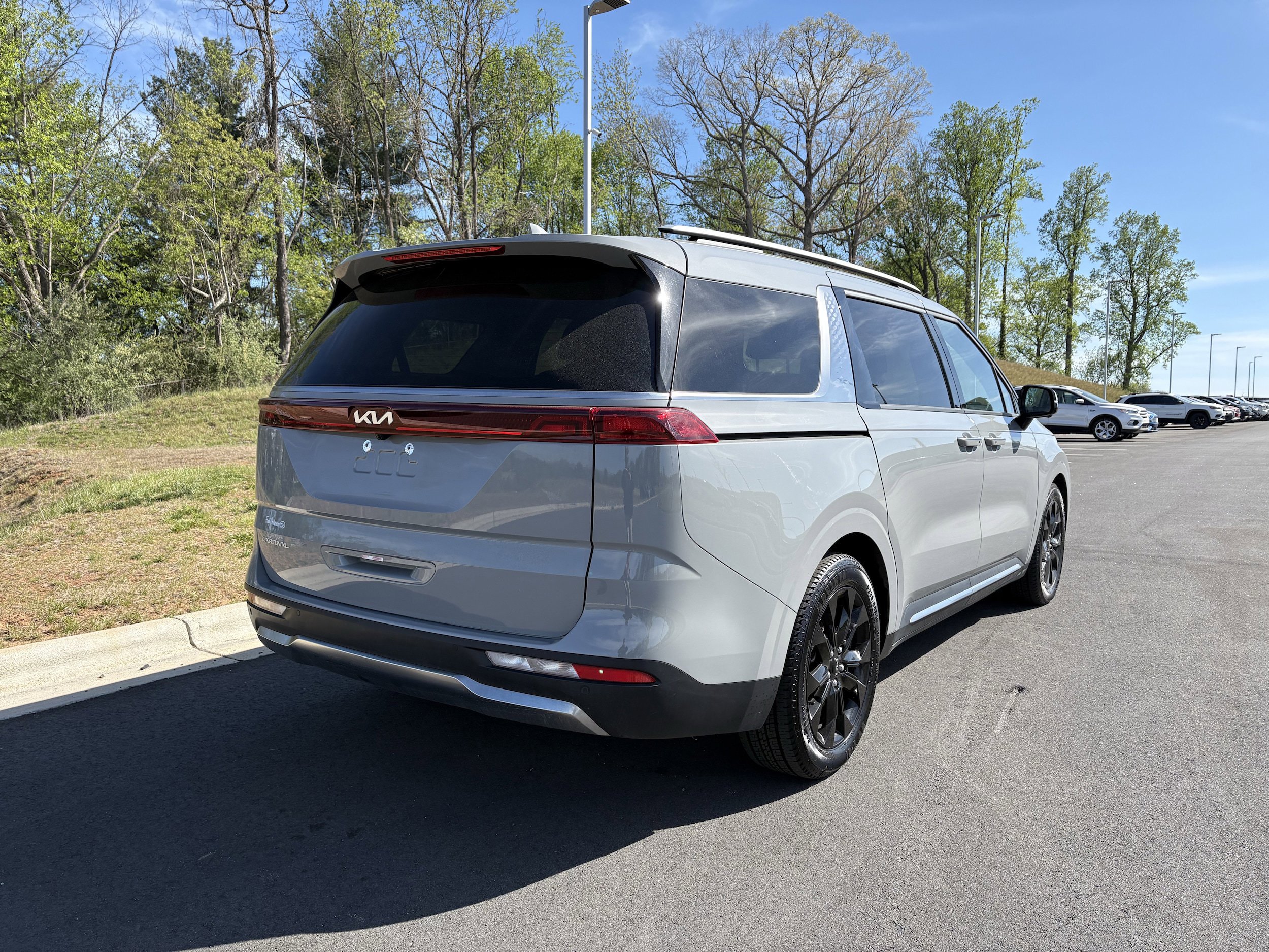 Used 2024 Kia Carnival SX FWD image 9