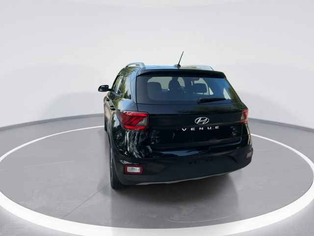 Used 2023 Hyundai Venue SEL FWD image 6