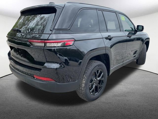 Used 2025 Jeep Grand Cherokee Altitude AWD/4WD image 14