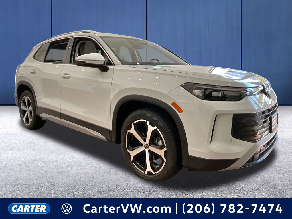 New 2025 Volkswagen Tiguan SE image 1