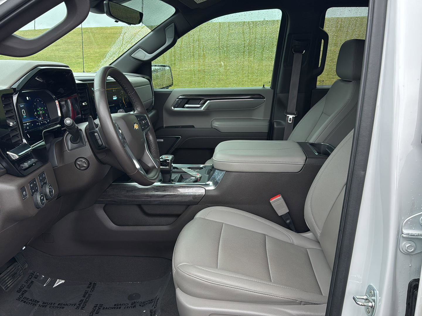 Used 2023 Chevrolet Silverado 1500 LTZ w/ Technology Package image 9