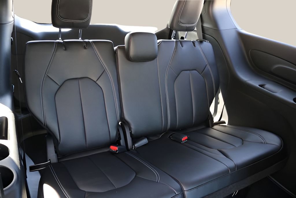New 2026 Chrysler Pacifica Select FWD image 19