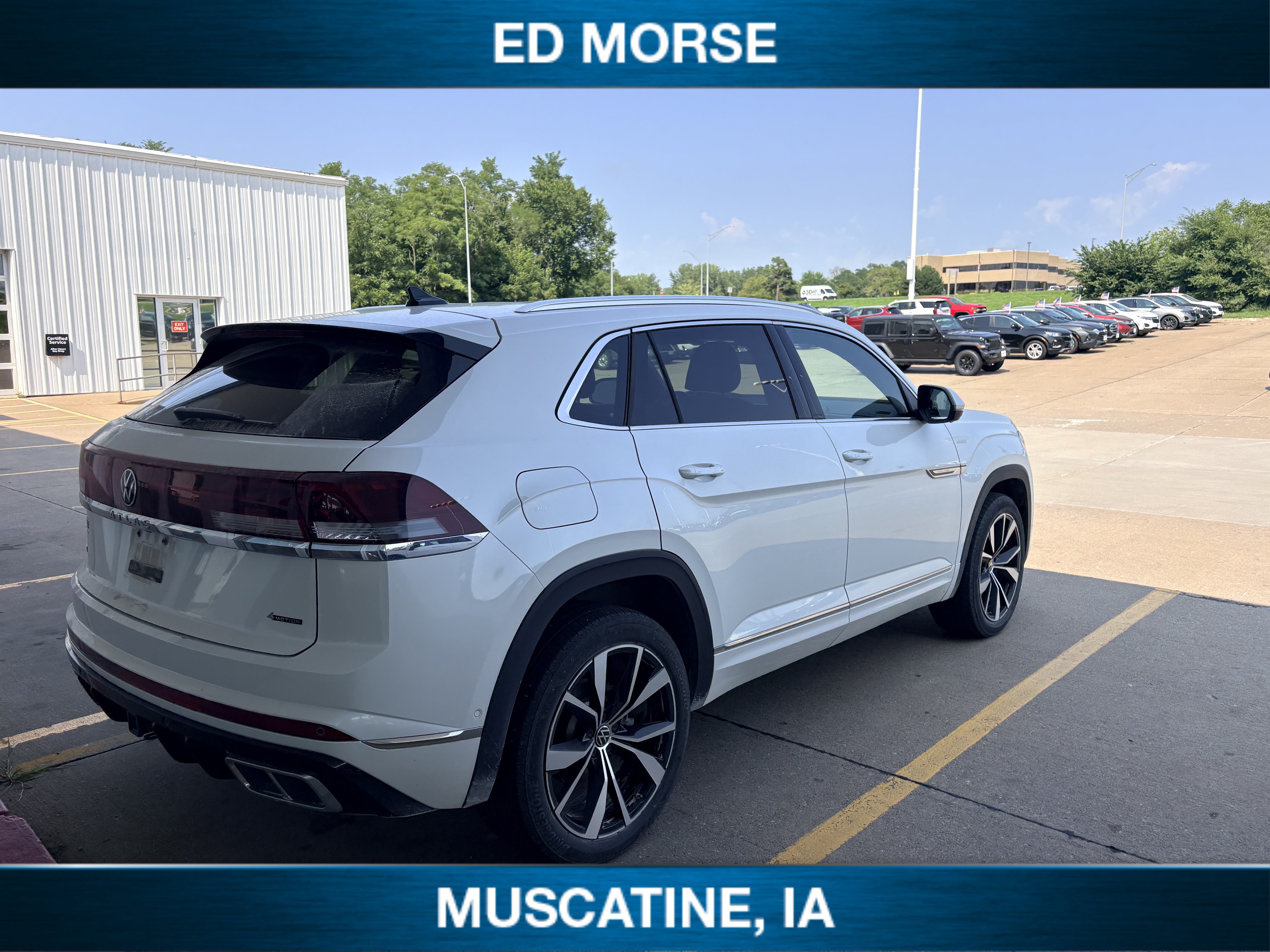 Used 2024 Volkswagen Atlas Cross Sport SEL Premium R-Line AWD/4WD image 4