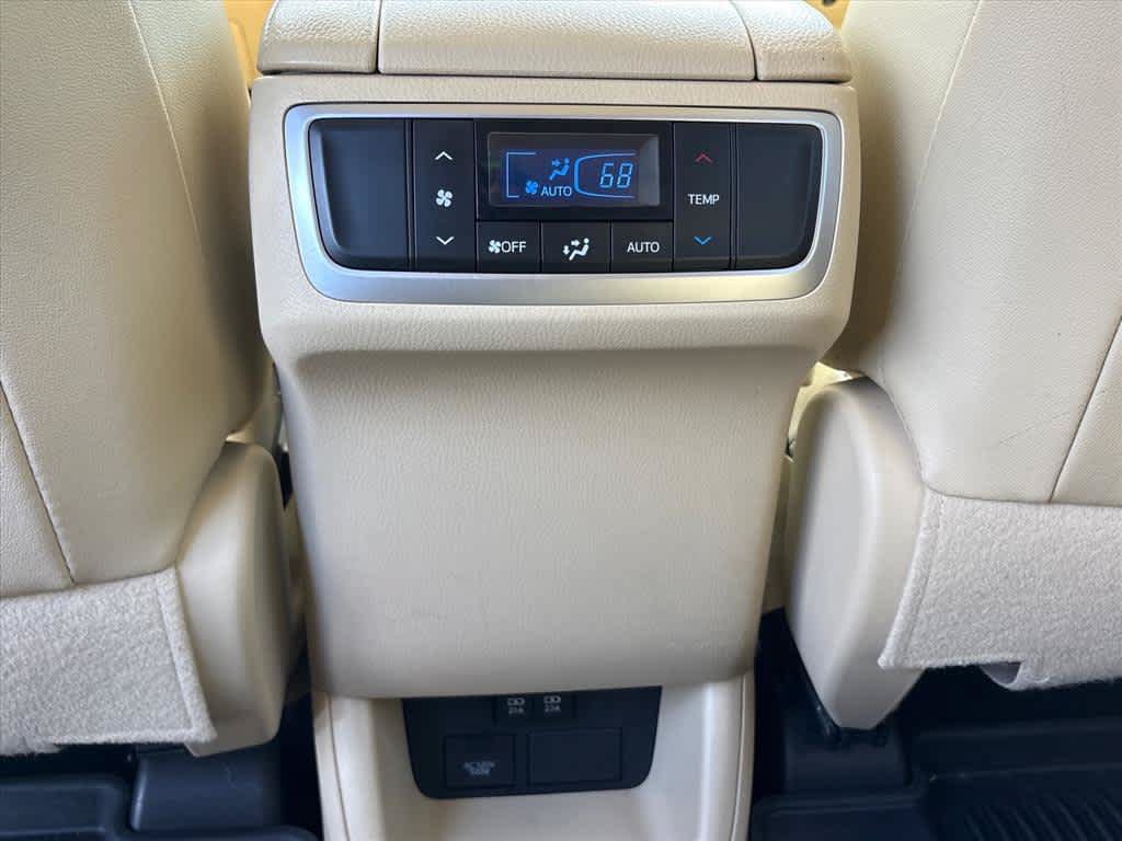 Used 2019 Toyota Highlander Limited AWD/4WD image 9