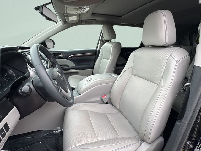 Used 2016 Toyota Highlander Limited image 14