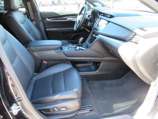 Certified 2025 Cadillac XT5 Premium Luxury FWD image 11