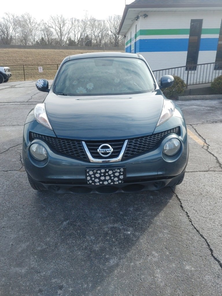 Used 2013 Nissan Juke SV image 1