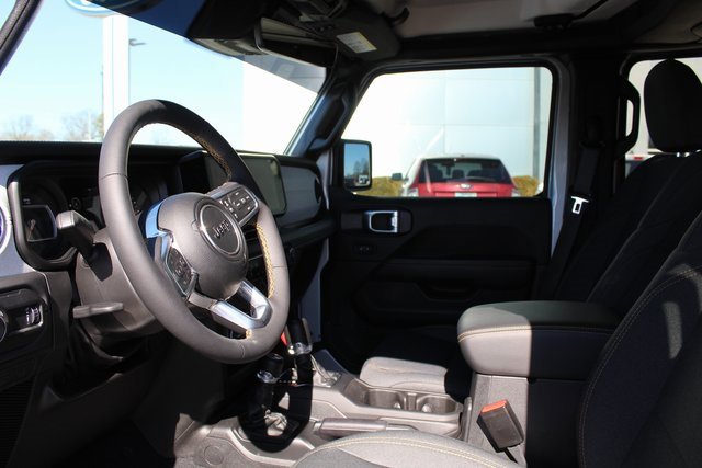 Used 2024 Jeep Wrangler Sahara w/ Technology Group image 11