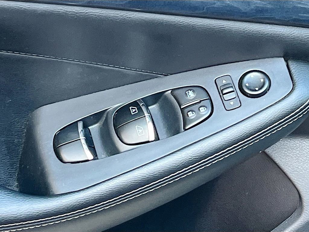 Used 2020 Nissan Maxima Platinum w/ Sport Mat Group FWD image 18