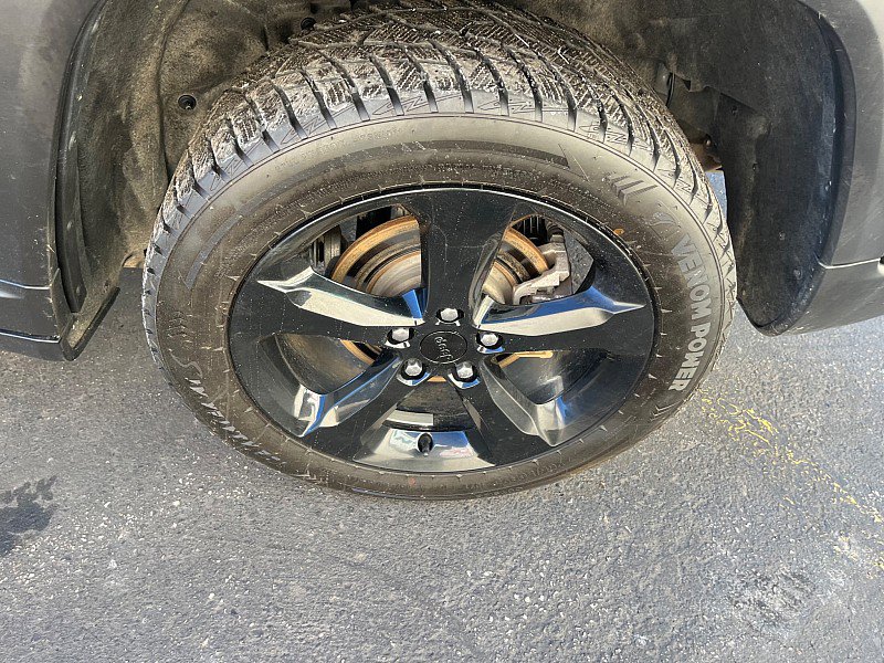 Used 2023 Jeep Grand Cherokee Limited w/ Luxury Tech Group II image 12