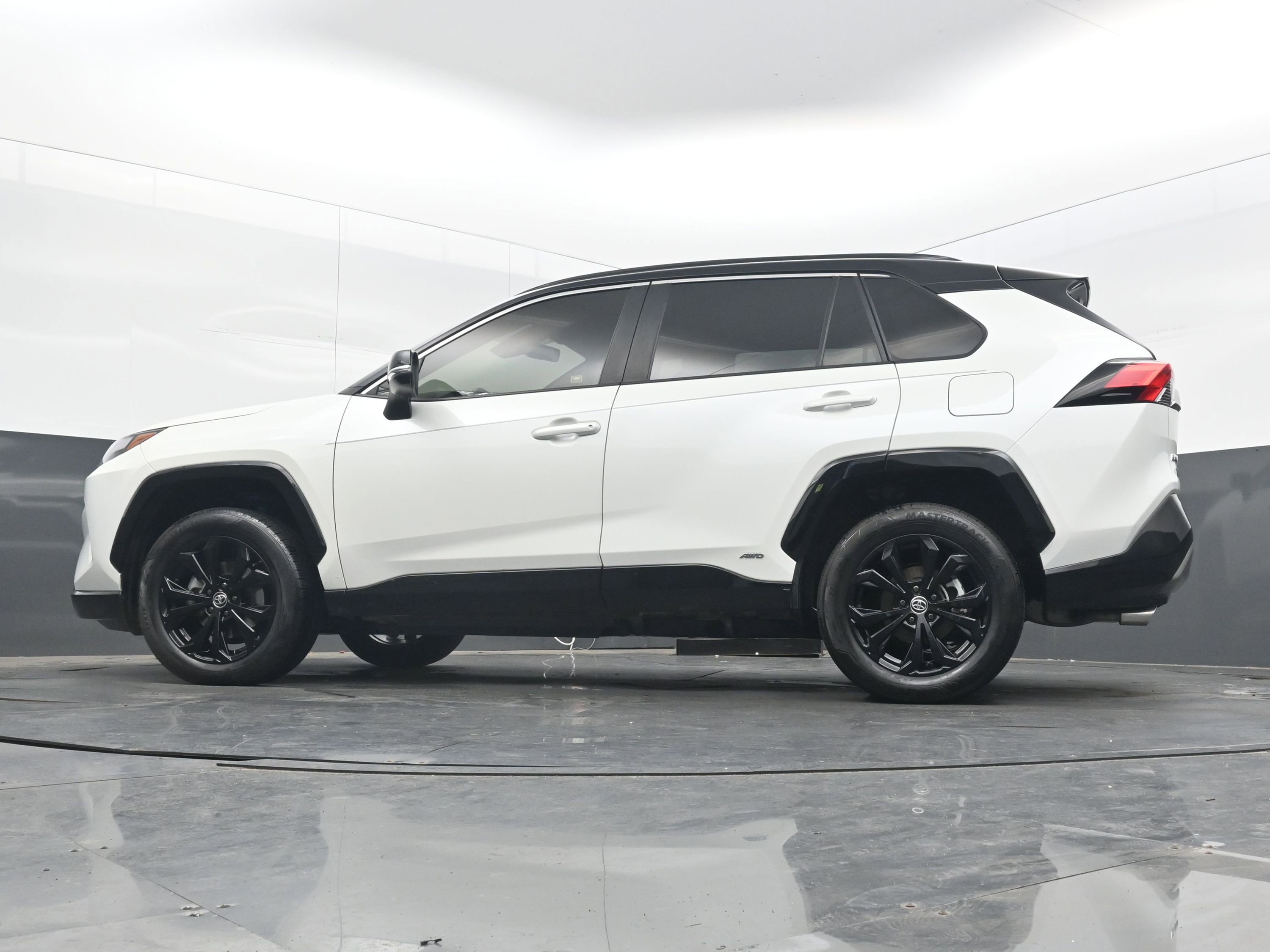 Used 2022 Toyota RAV4 XSE image 24