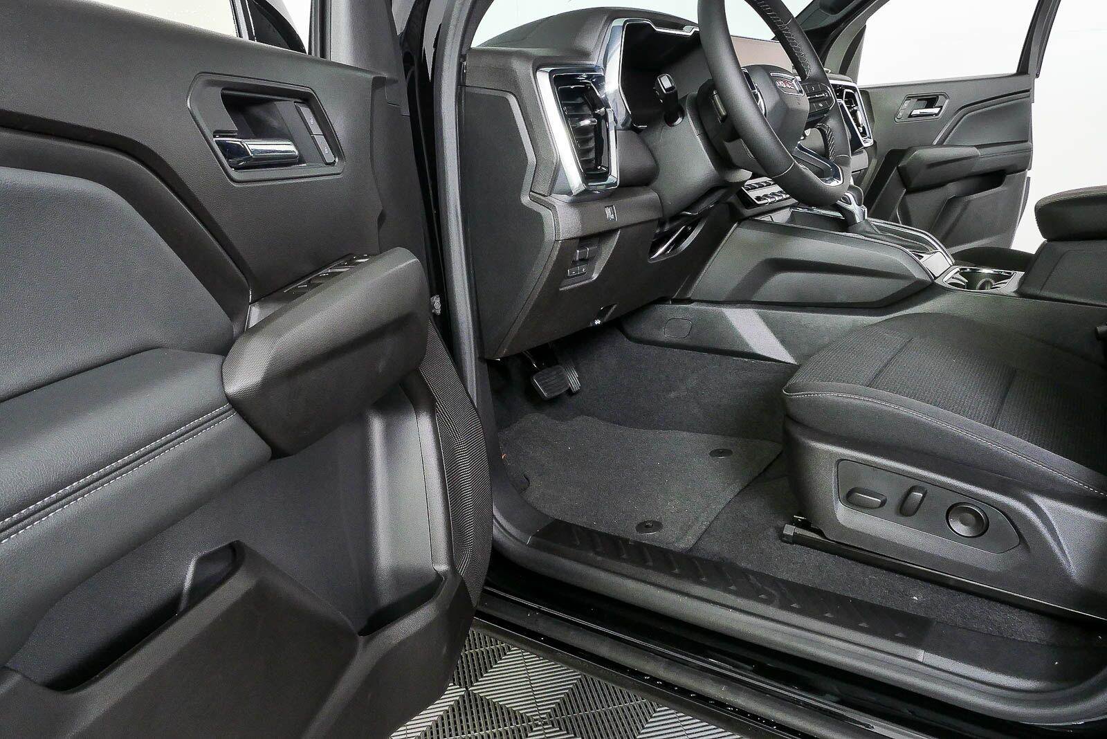 New 2026 GMC Canyon Elevation w/ Convenience Package AWD/4WD image 7