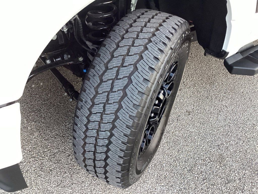 New 2026 Ford F250 Lariat w/ Black Appearance Package image 18