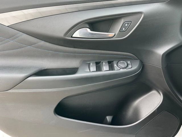 Used 2025 Buick Envista Sport Touring image 20