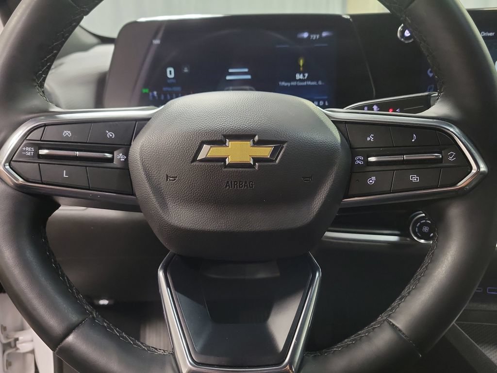 Used 2025 Chevrolet Equinox LT FWD image 24