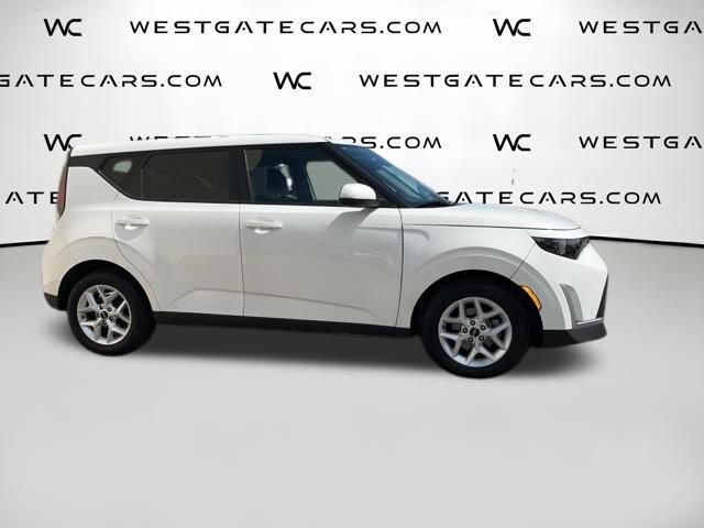 Used 2024 Kia Soul LX w/ Option Group 015 FWD image 5