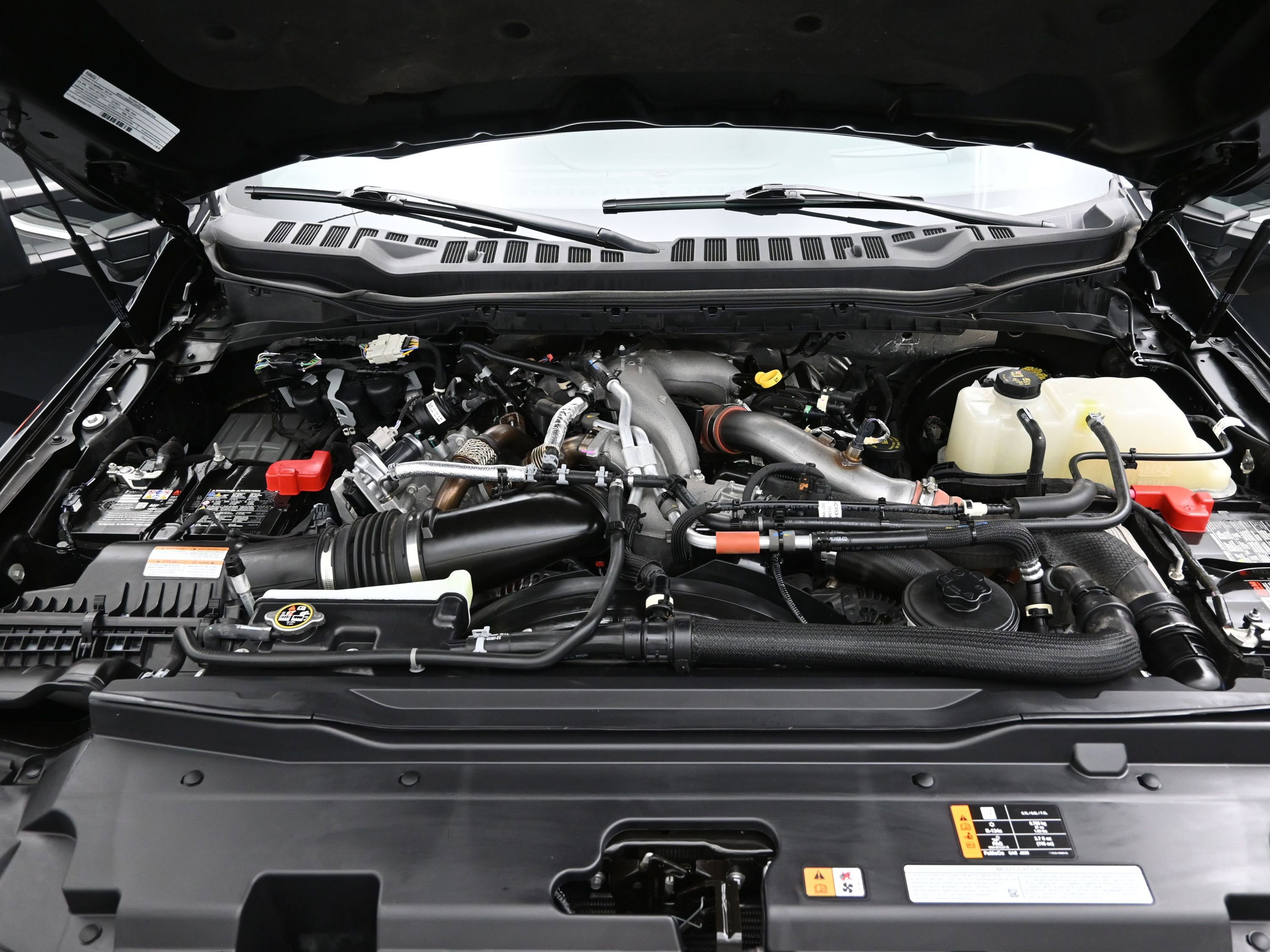 Used 2024 Ford F350 Platinum w/ FX4 Off-Road Package AWD/4WD image 8