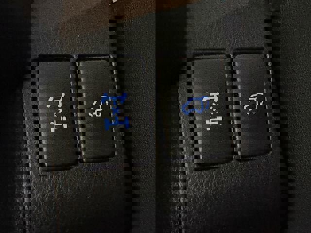 Used 2018 Toyota RAV4 SE w/ Power Extra Value Package image 12