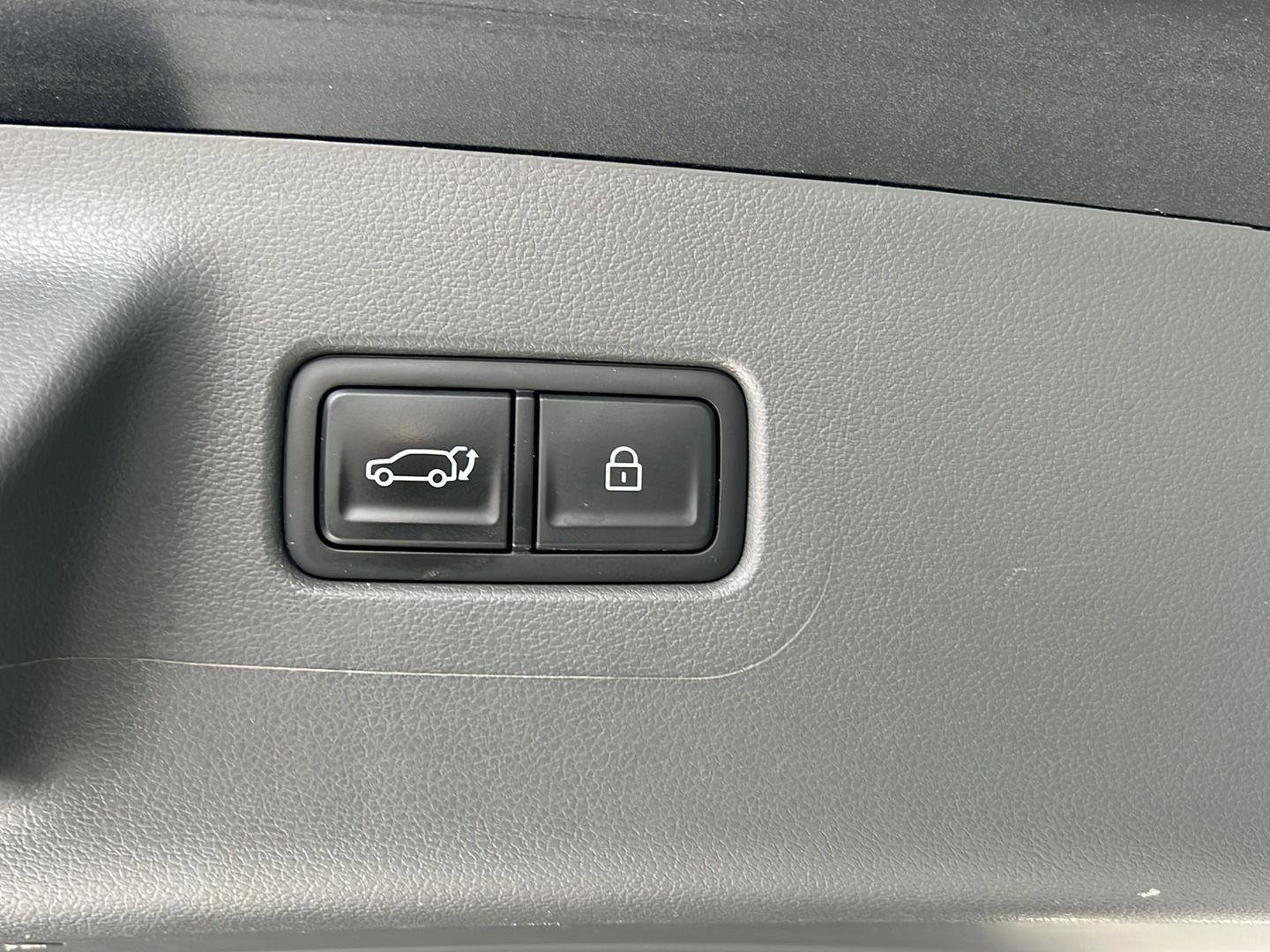 Used 2024 Hyundai Santa Fe Limited image 36