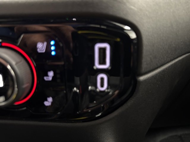 Used 2024 Chevrolet Silverado 1500 High Country image 22