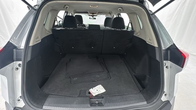 Certified 2023 Nissan Rogue SV image 15