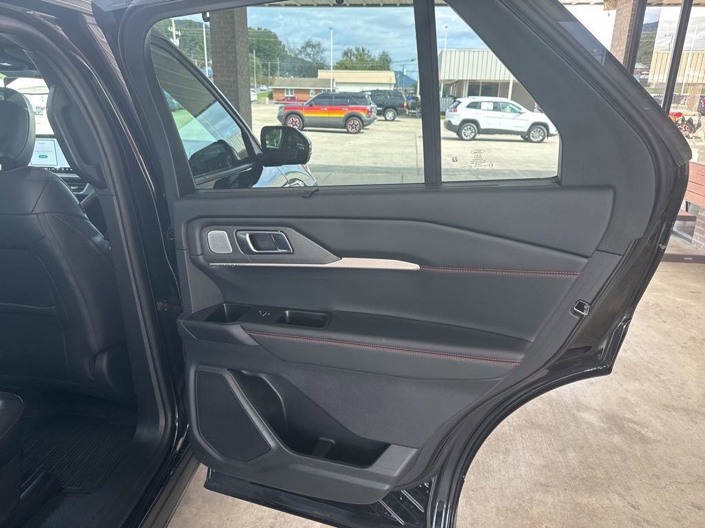 Certified 2025 Ford Explorer ST image 29