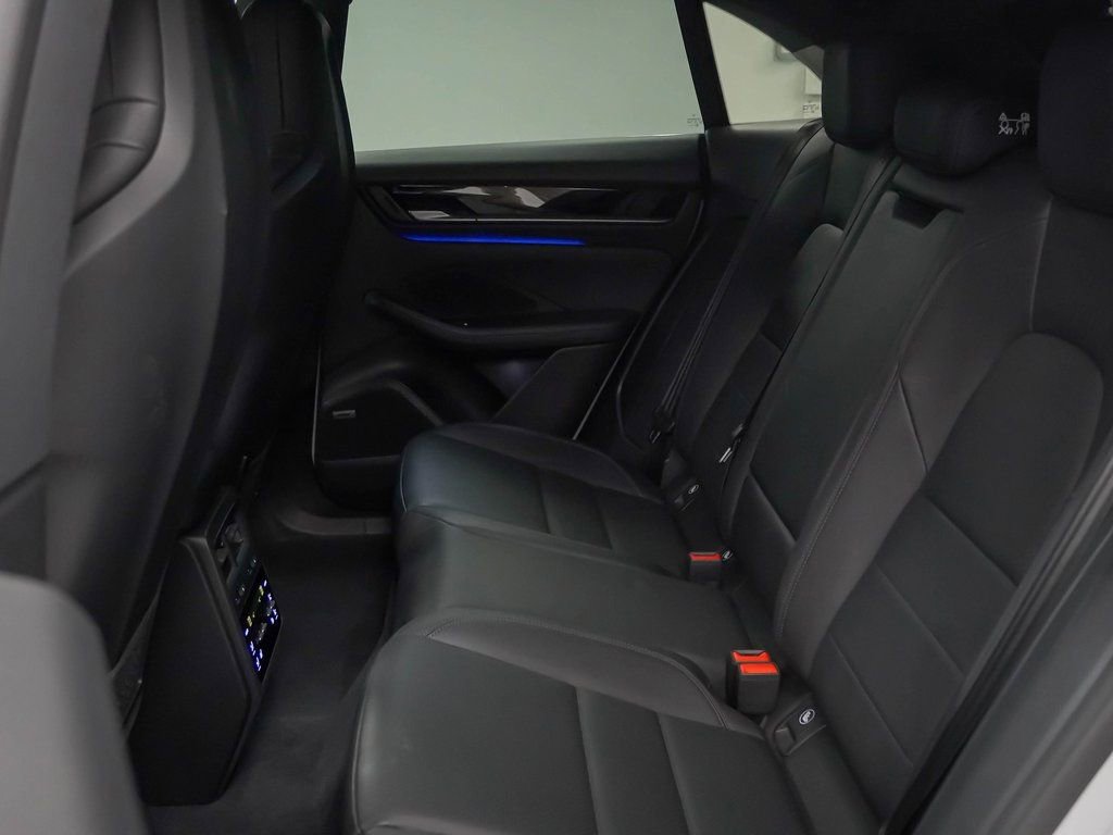 Certified 2025 Porsche Macan 4S Electric image 19