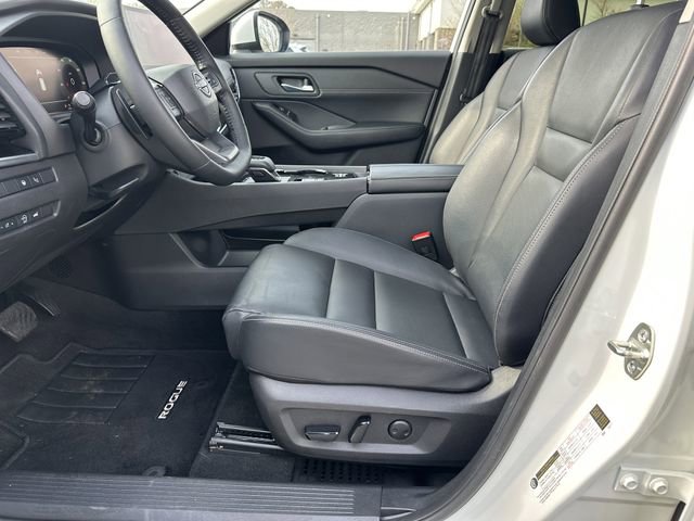 Certified 2025 Nissan Rogue SL w/ Tech Package image 10