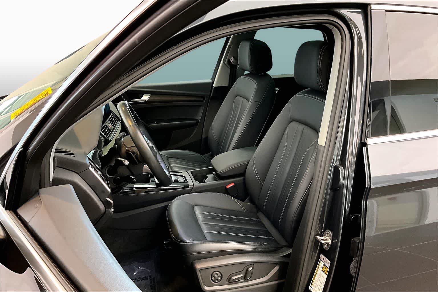 Used 2023 Audi Q5 2.0T Premium w/ Convenience Package AWD/4WD image 9