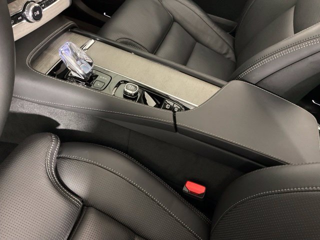 Certified 2024 Volvo XC90 T8 Ultimate w/ Protection Package AWD/4WD image 16
