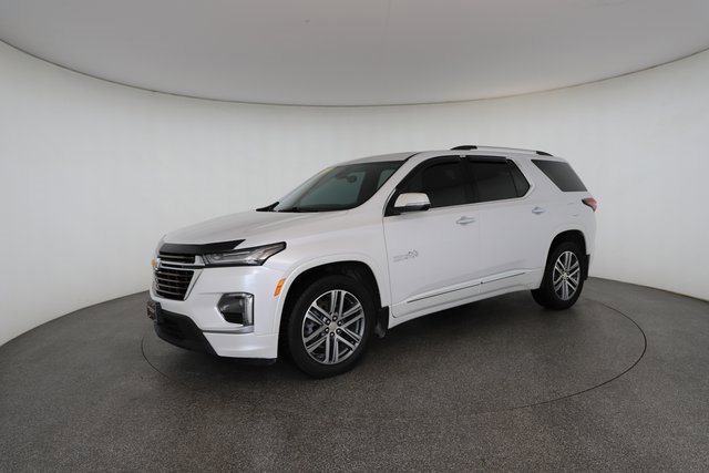 Used 2024 Chevrolet Traverse High Country image 3