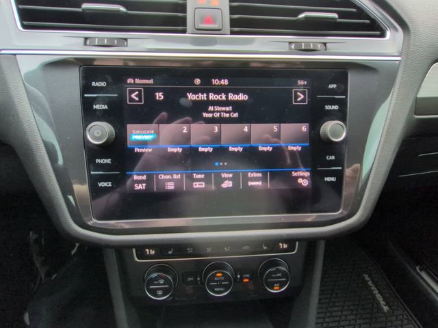 Used 2020 Volkswagen Tiguan SE R-Line image 29