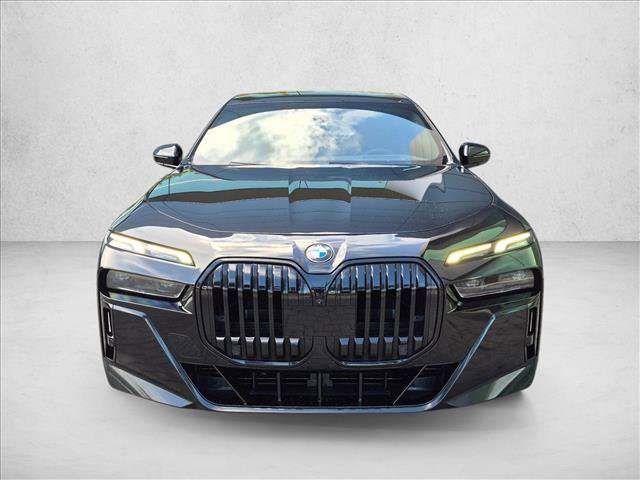 Used 2023 BMW 760i xDrive AWD/4WD image 2