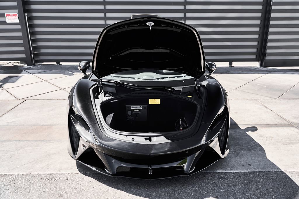 Used 2024 McLaren Artura image 12