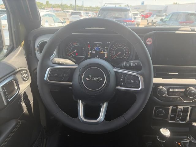 Used 2026 Jeep Wrangler Unlimited Sahara AWD/4WD image 15