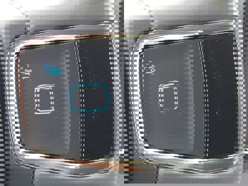 Used 2025 Ford Expedition Active image 27