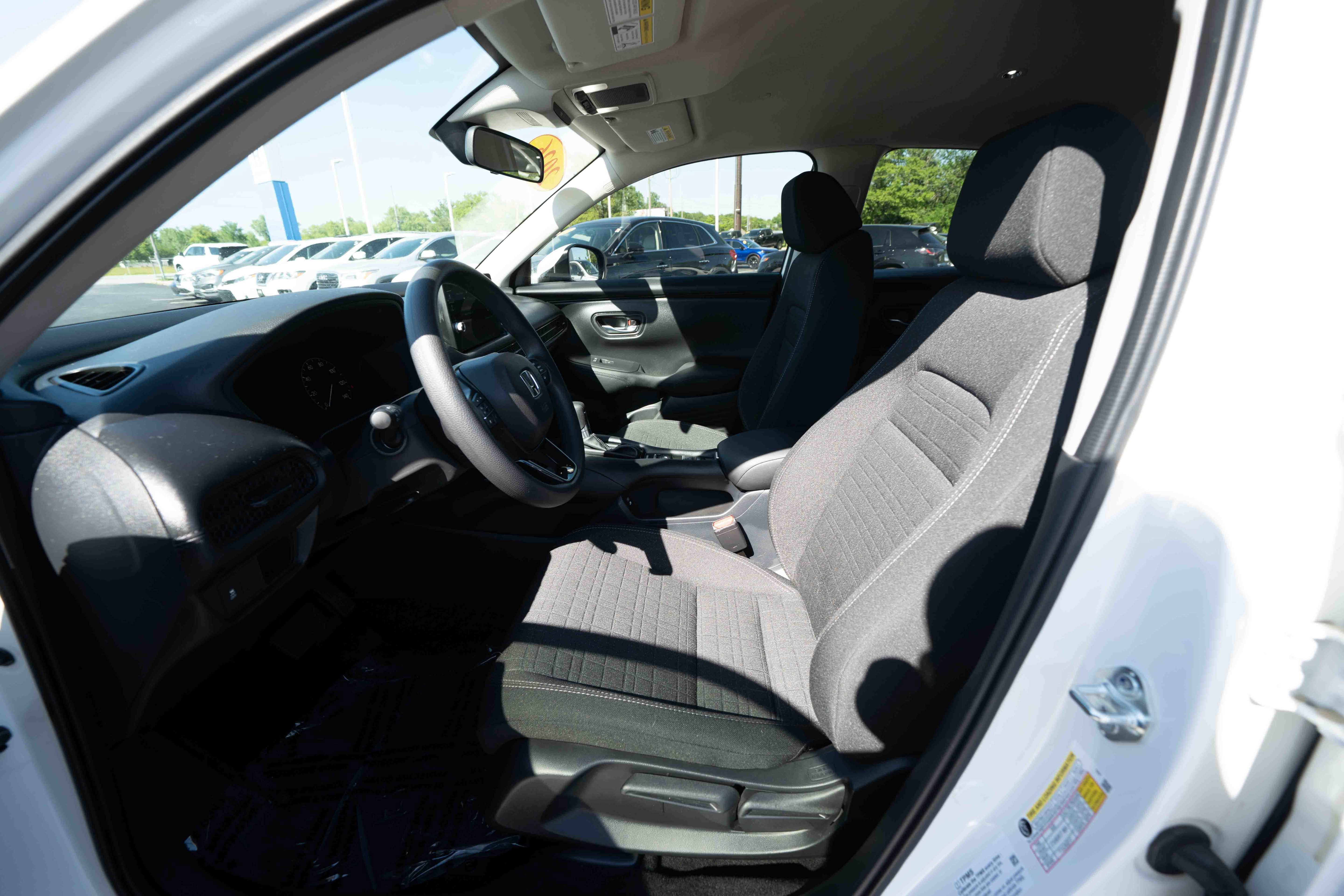 Used 2026 Honda HR-V LX image 9