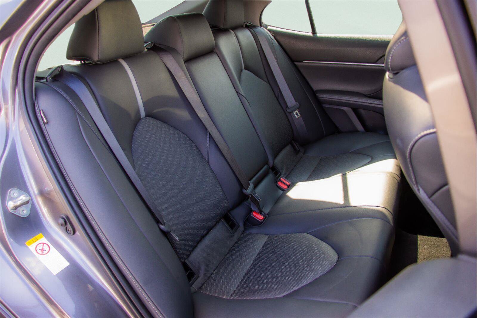 Used 2019 Toyota Camry XSE FWD image 7