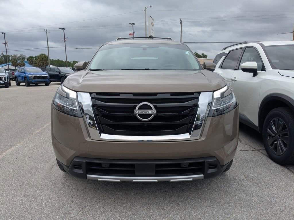 Used 2024 Nissan Pathfinder Platinum w/ Cargo Package image 8
