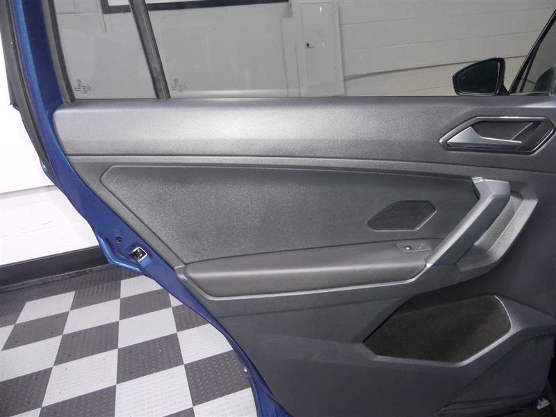 Used 2018 Volkswagen Tiguan SEL image 24