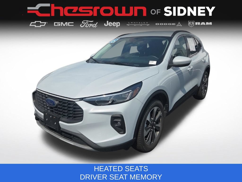 Used 2025 Ford Escape Platinum AWD/4WD image 1