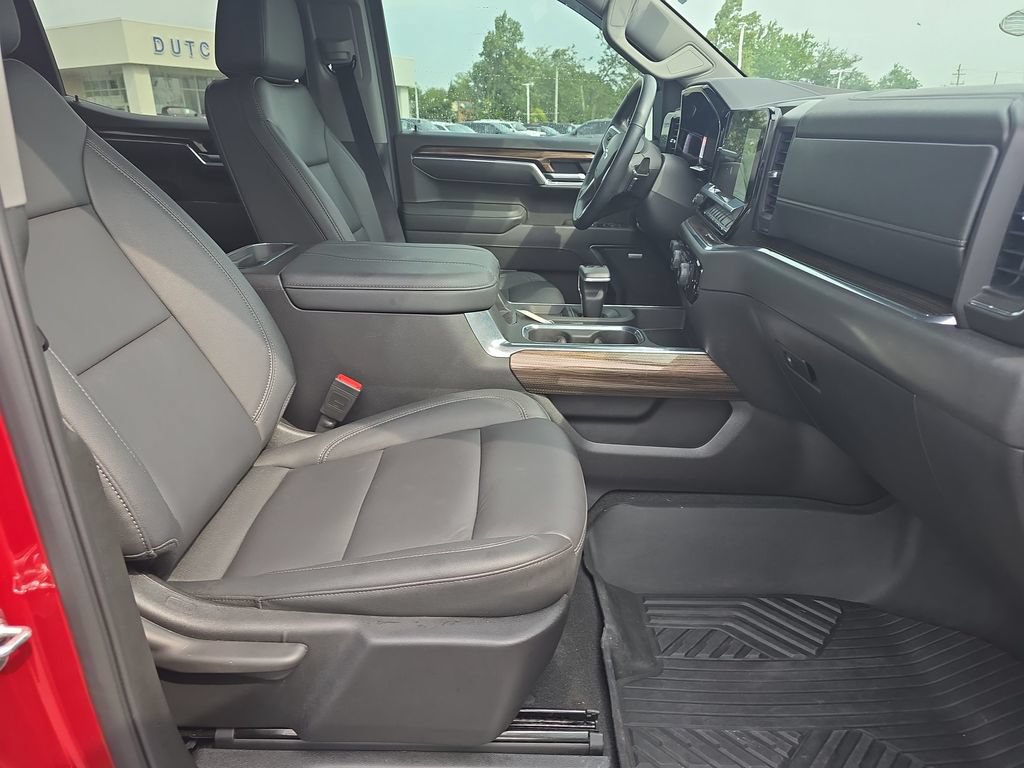 Used 2025 Chevrolet Silverado 1500 LT Trail Boss w/ Convenience Package II AWD/4WD image 23