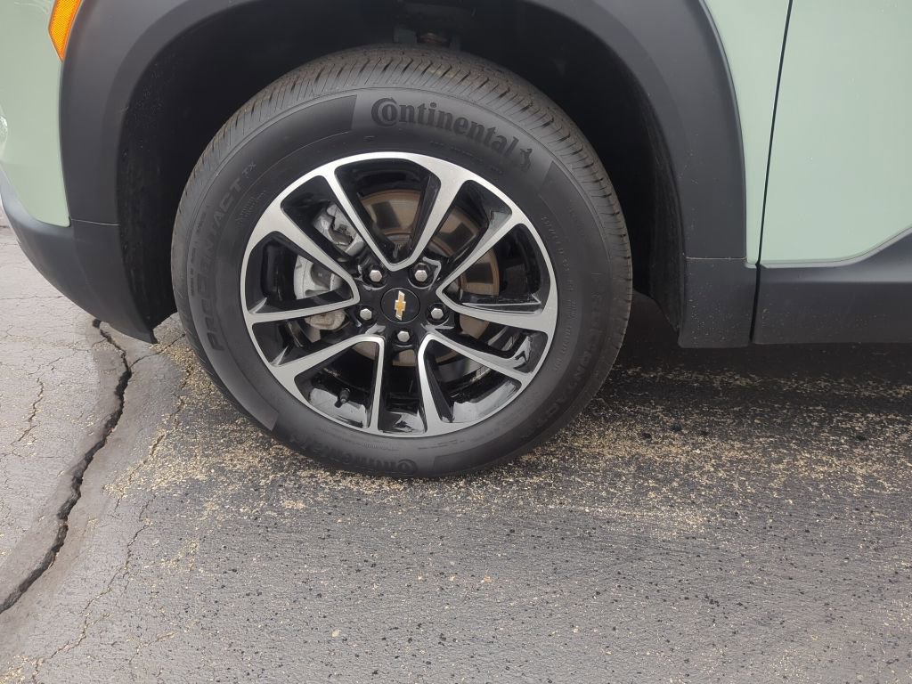 Certified 2025 Chevrolet TrailBlazer LT w/ LT Cold Weather Package image 14