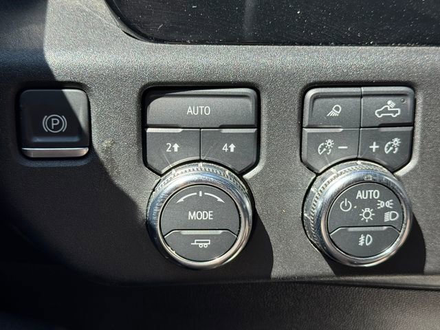 Used 2025 GMC Sierra 1500 SLT AWD/4WD image 36