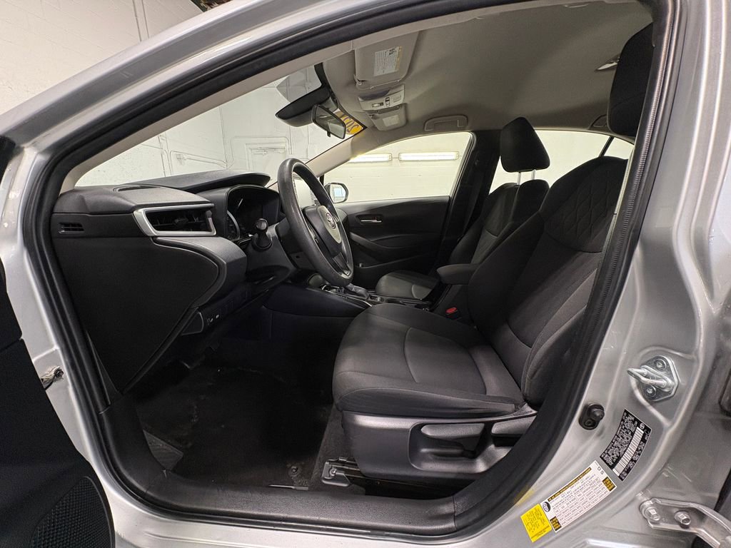 Used 2021 Toyota Corolla LE image 12
