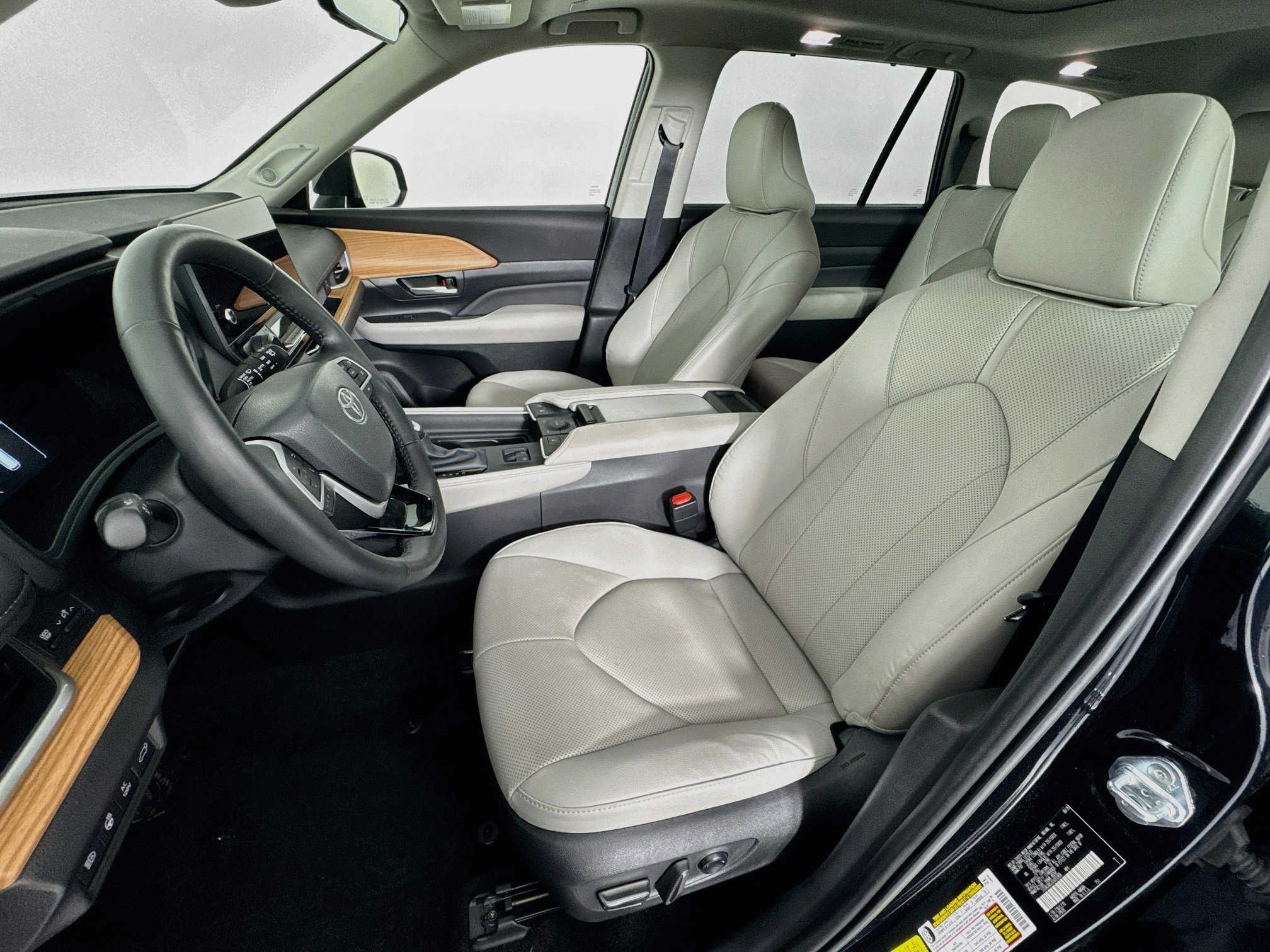 Used 2025 Toyota Grand Highlander AWD Hybrid image 21