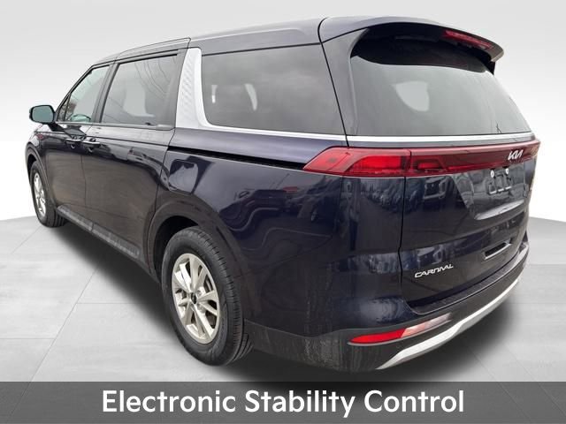 Used 2024 Kia Carnival LX image 8