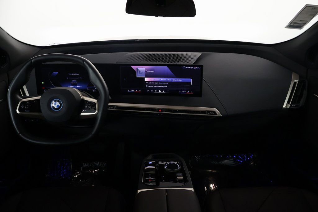 Used 2024 BMW iX xDrive50 w/ Sport Package image 8