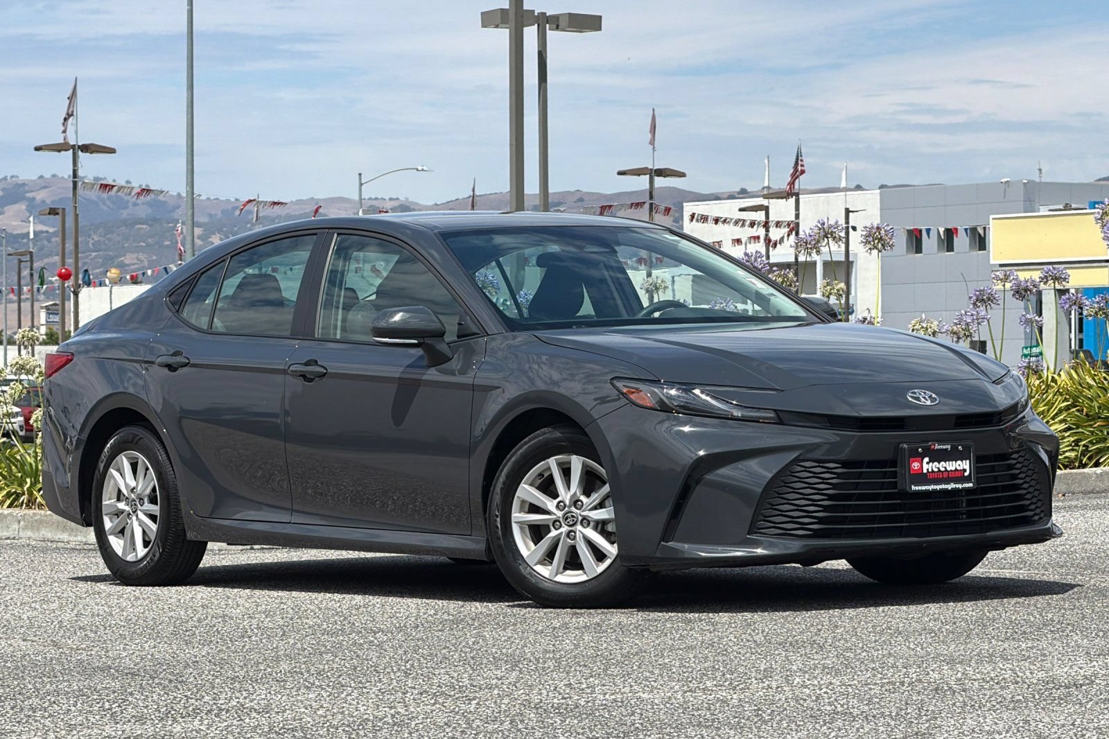 Used 2025 Toyota Camry LE FWD image 2