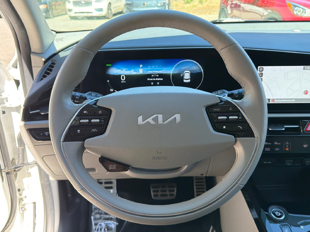 Used 2024 Kia Niro Wave w/ Wave Preserve Package FWD image 27